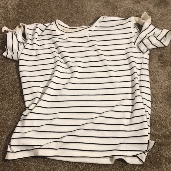 Cute juniors striped top! - Picture 3 of 3